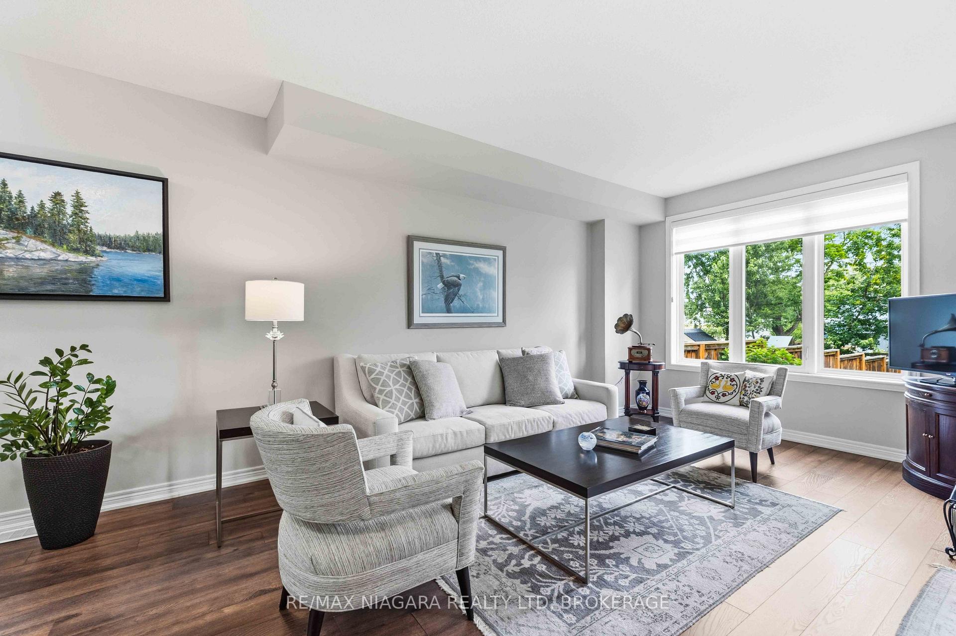 Photo 7 of 23B Bloomfield Avenue, St. Catharines, Secord Woods — HOMEH