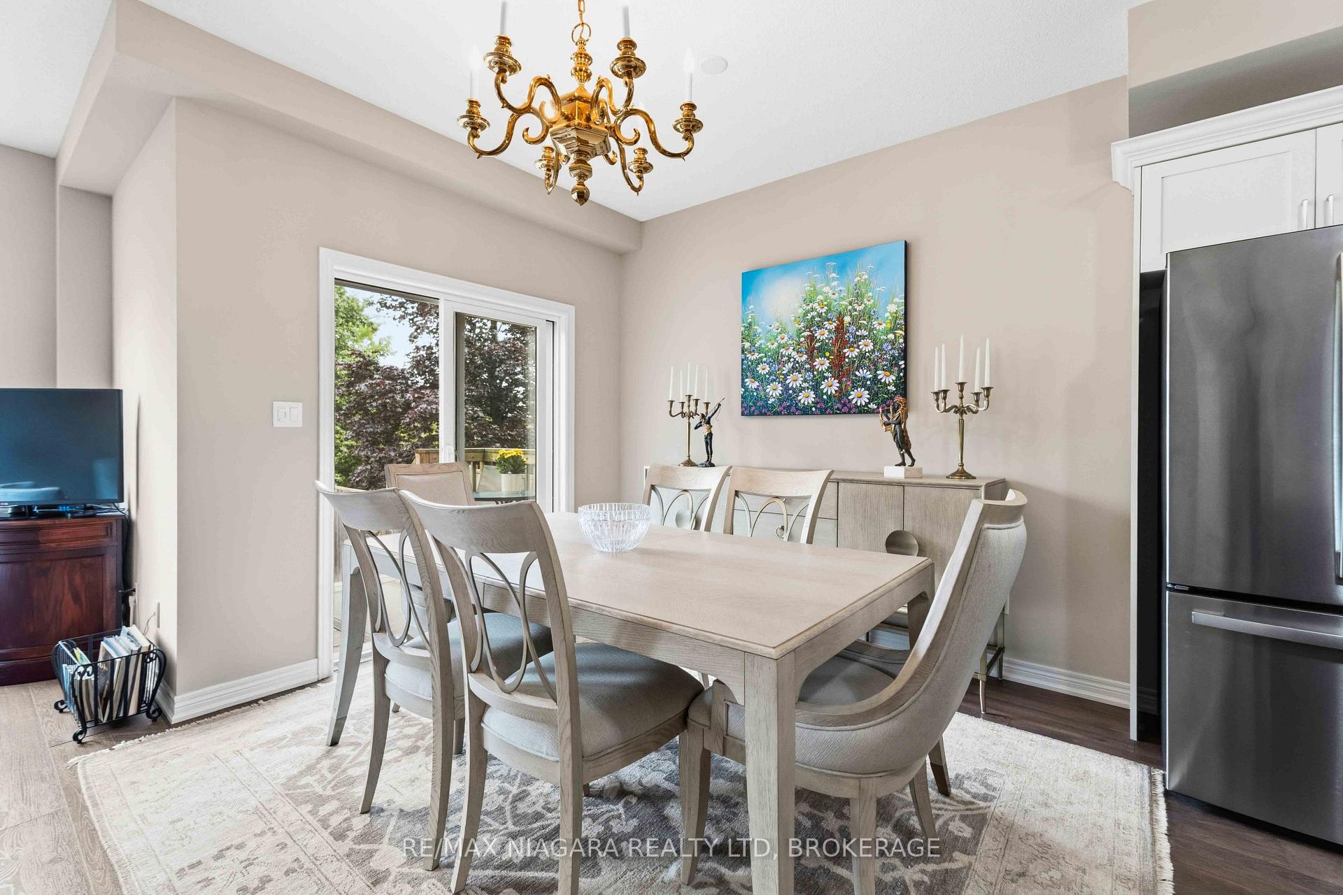 Photo 9 of 23B Bloomfield Avenue, St. Catharines, Secord Woods — HOMEH