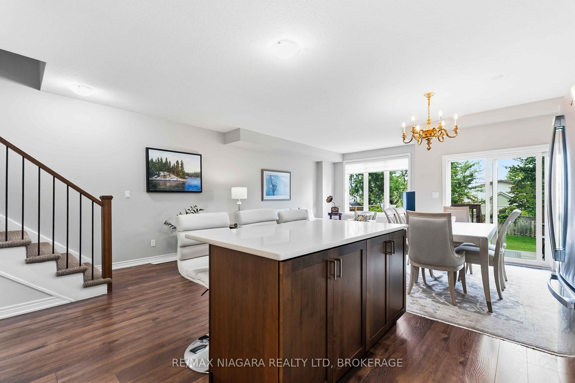 Photo 15 of 23B Bloomfield Avenue, St. Catharines, Secord Woods — HOMEH