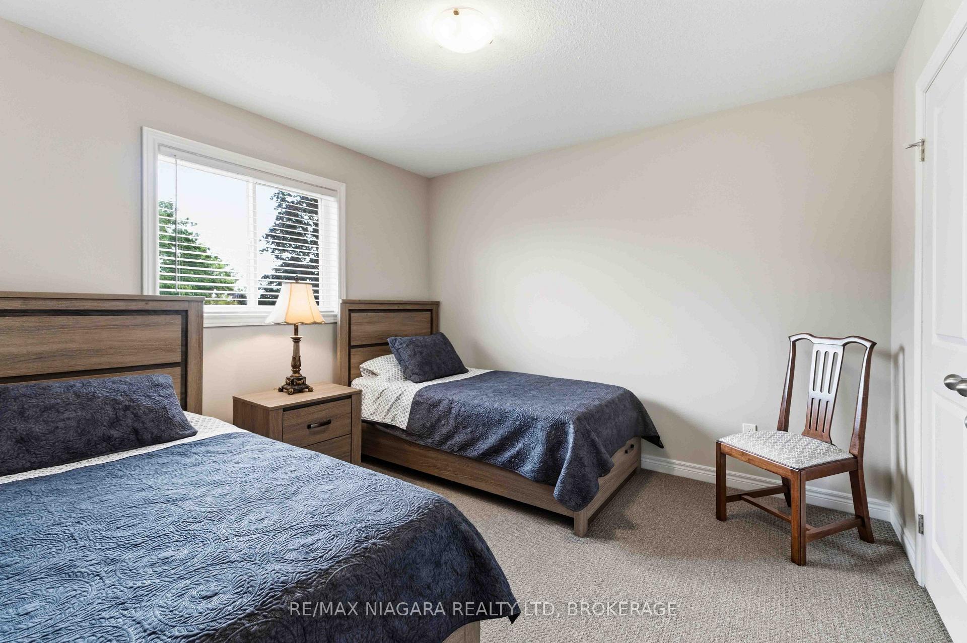 Photo 25 of 23B Bloomfield Avenue, St. Catharines, Secord Woods — HOMEH