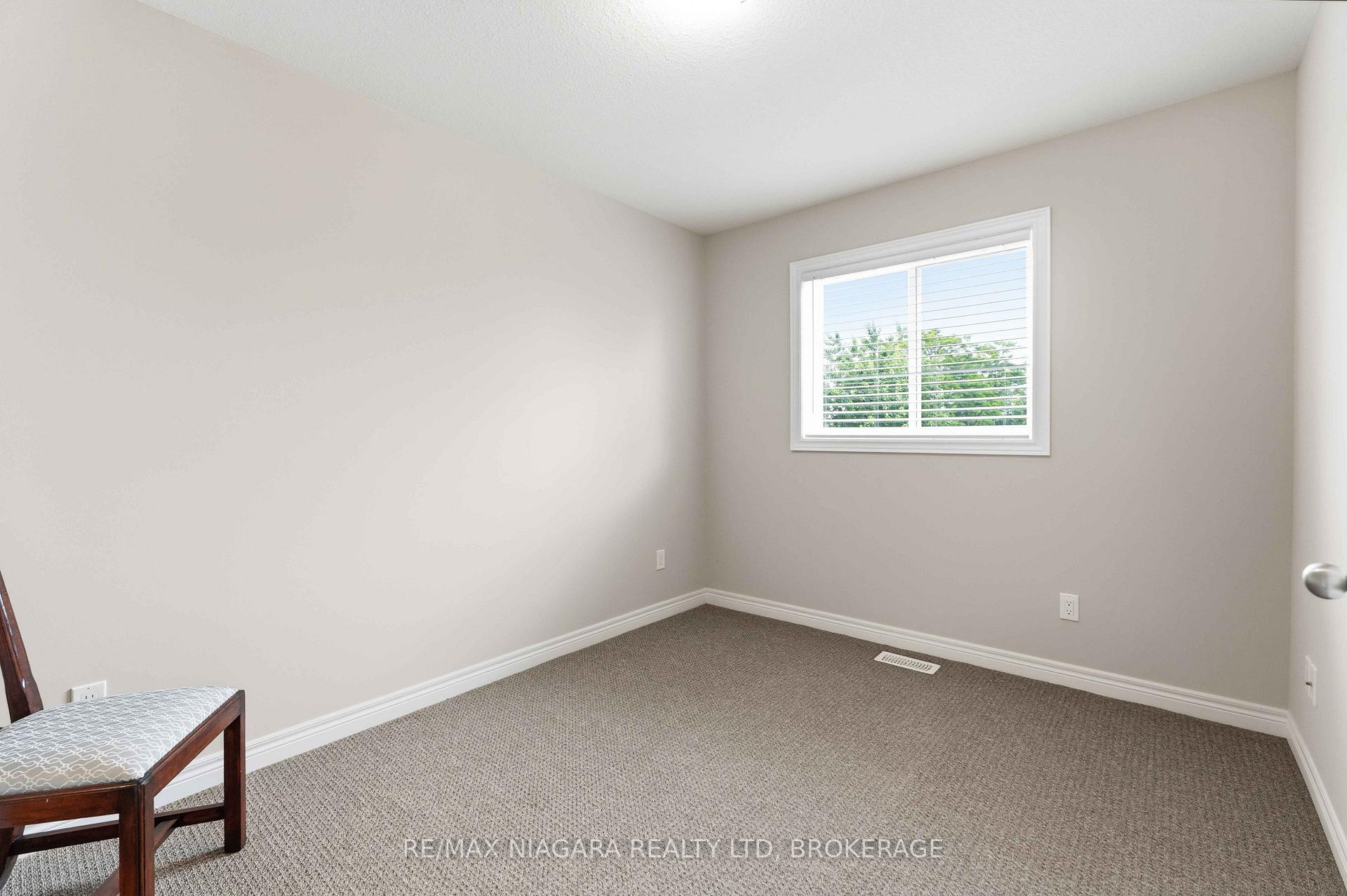 Photo 26 of 23B Bloomfield Avenue, St. Catharines, Secord Woods — HOMEH
