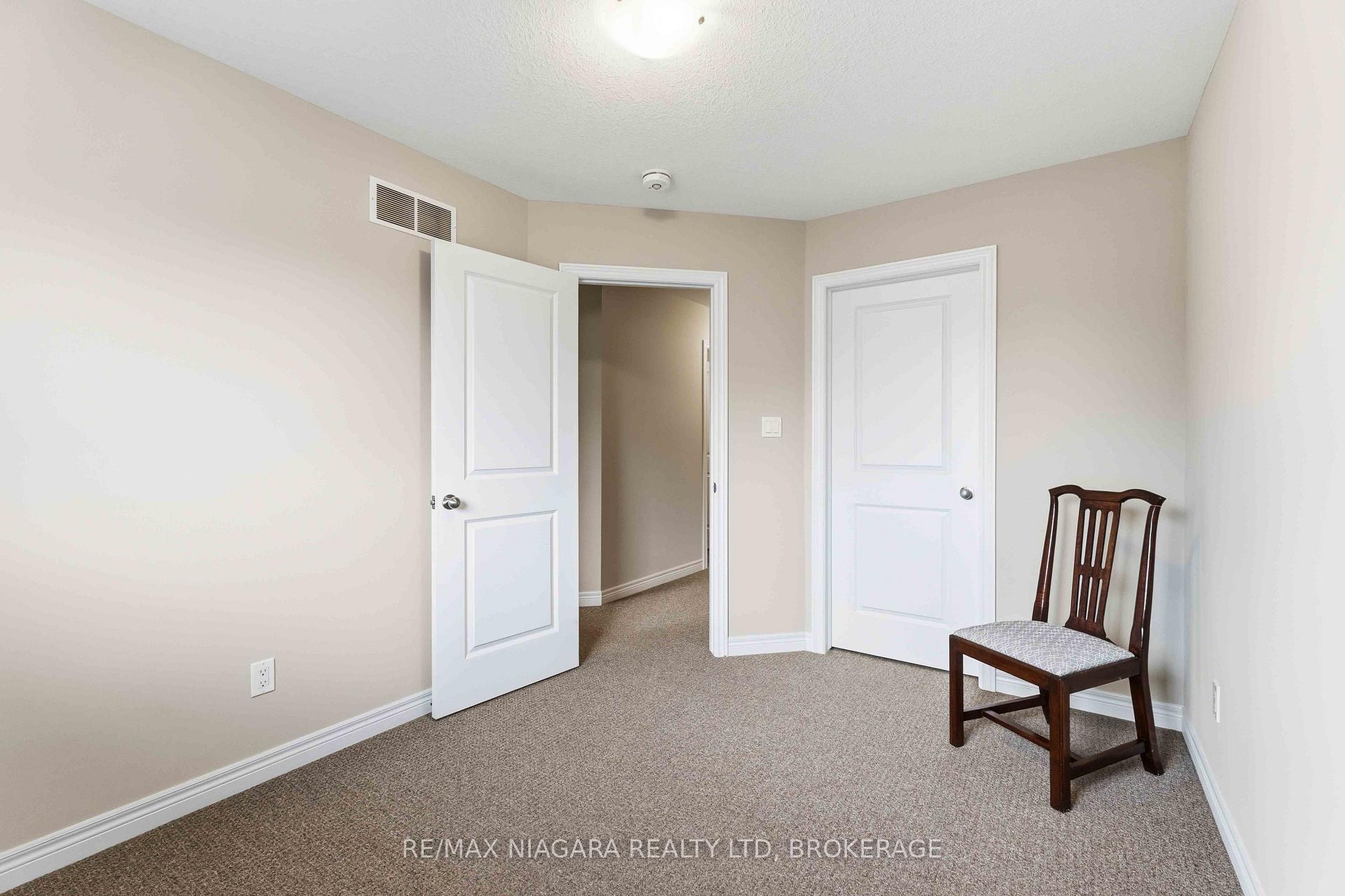 Photo 27 of 23B Bloomfield Avenue, St. Catharines, Secord Woods — HOMEH