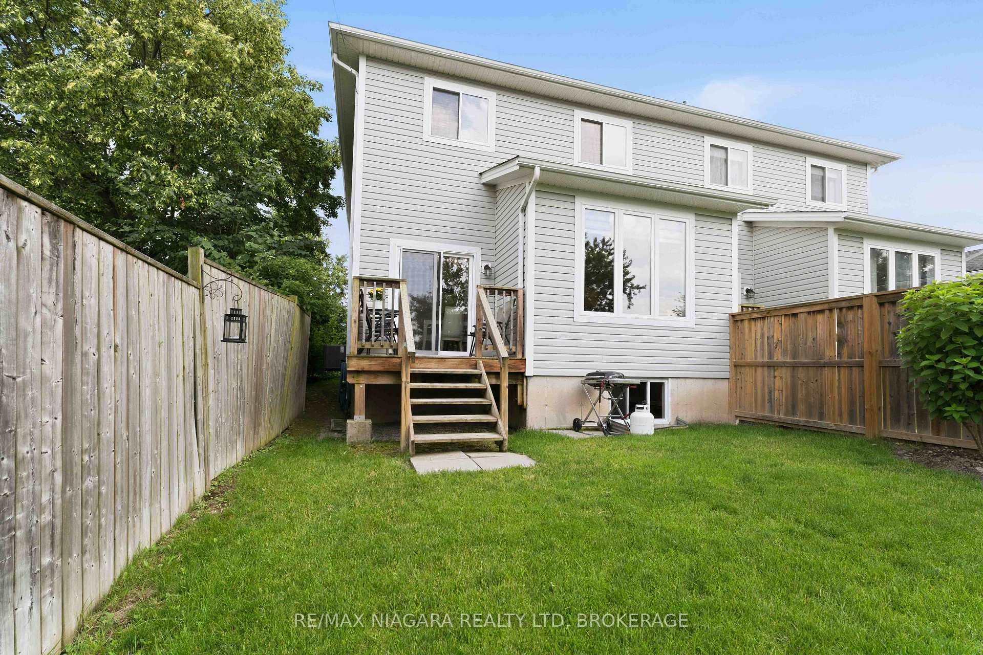 Photo 31 of 23B Bloomfield Avenue, St. Catharines, Secord Woods — HOMEH
