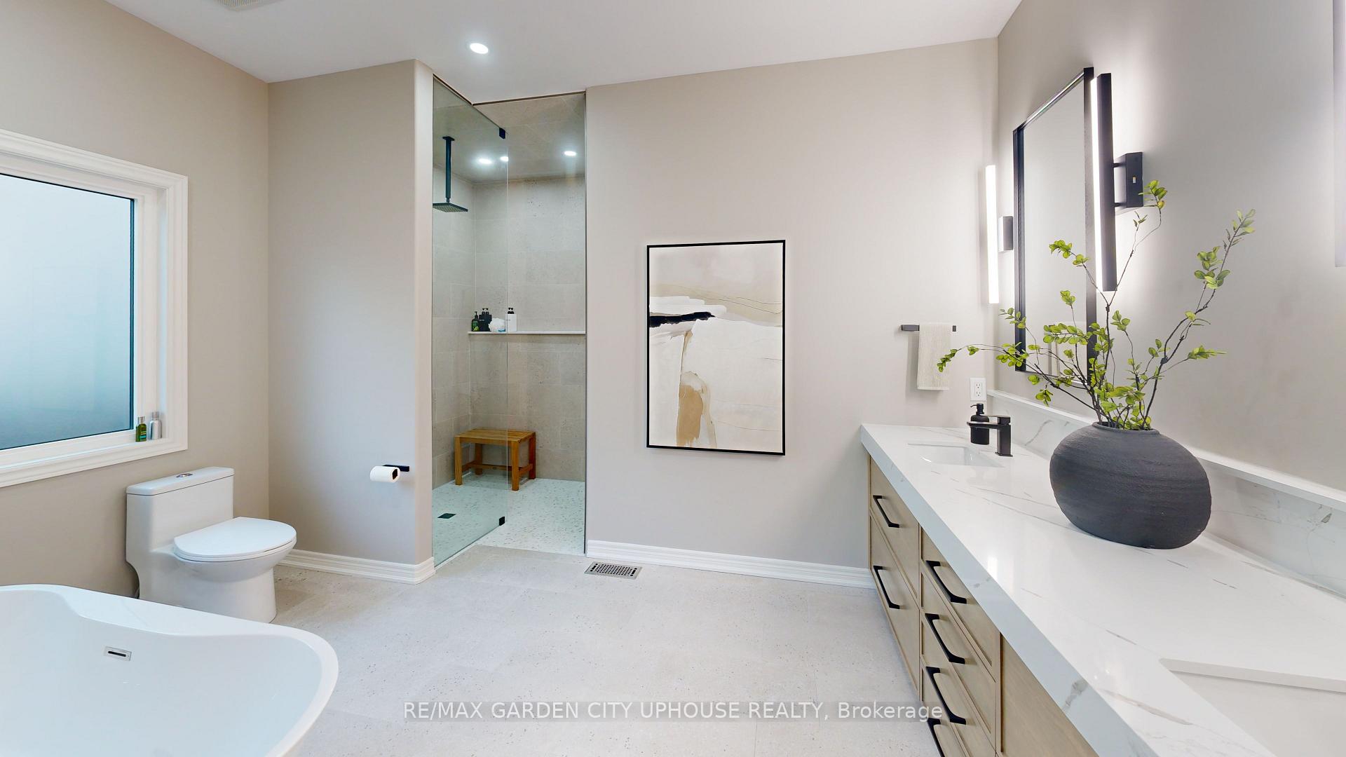 Photo 18 of 45 Oarsman Crescent, St. Catharines, Martindale Pond — HOMEH