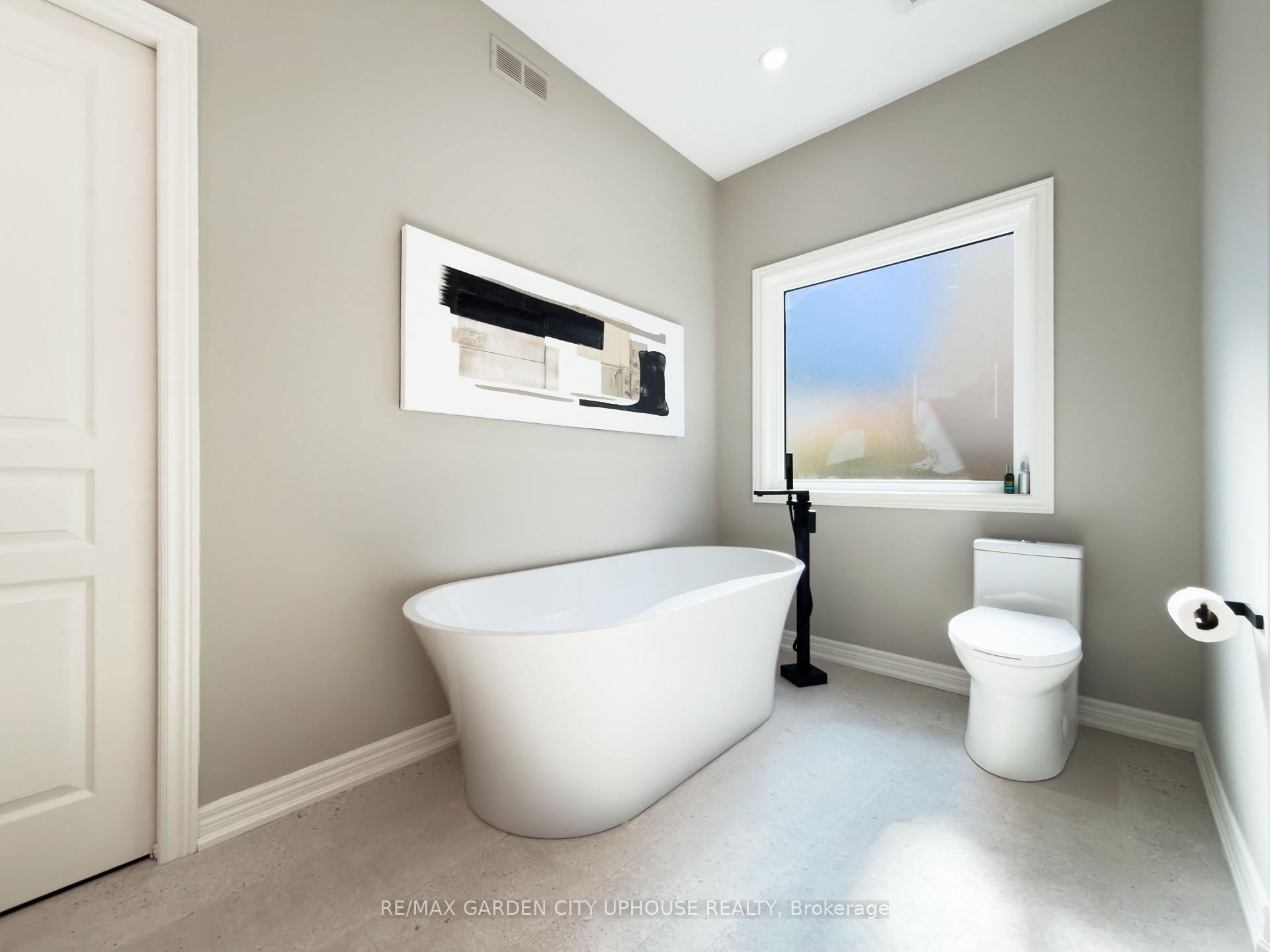 Photo 19 of 45 Oarsman Crescent, St. Catharines, Martindale Pond — HOMEH