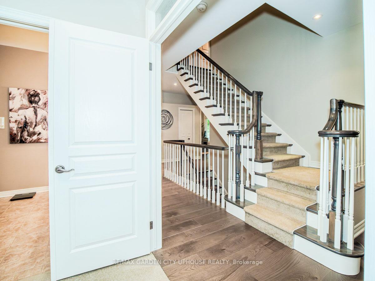 Photo 21 of 45 Oarsman Crescent, St. Catharines, Martindale Pond — HOMEH