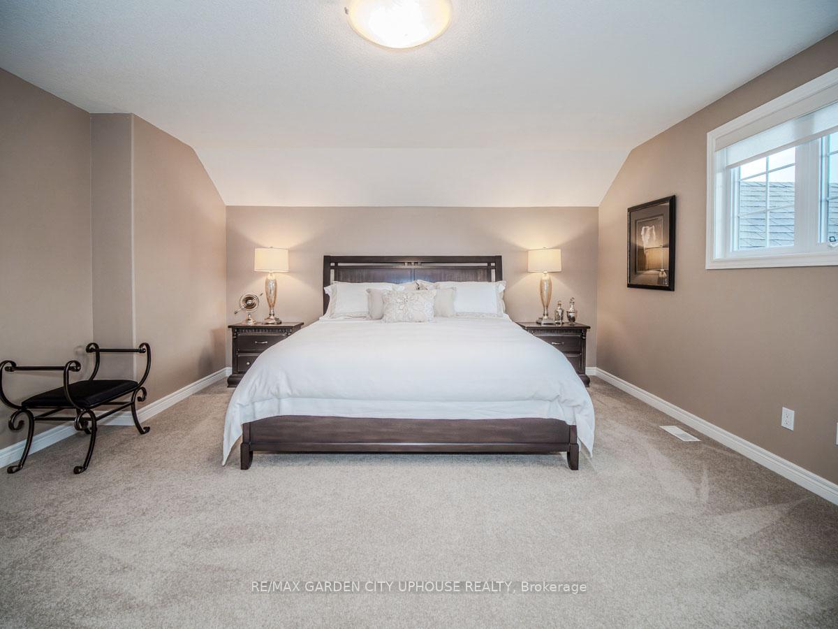 Photo 22 of 45 Oarsman Crescent, St. Catharines, Martindale Pond — HOMEH