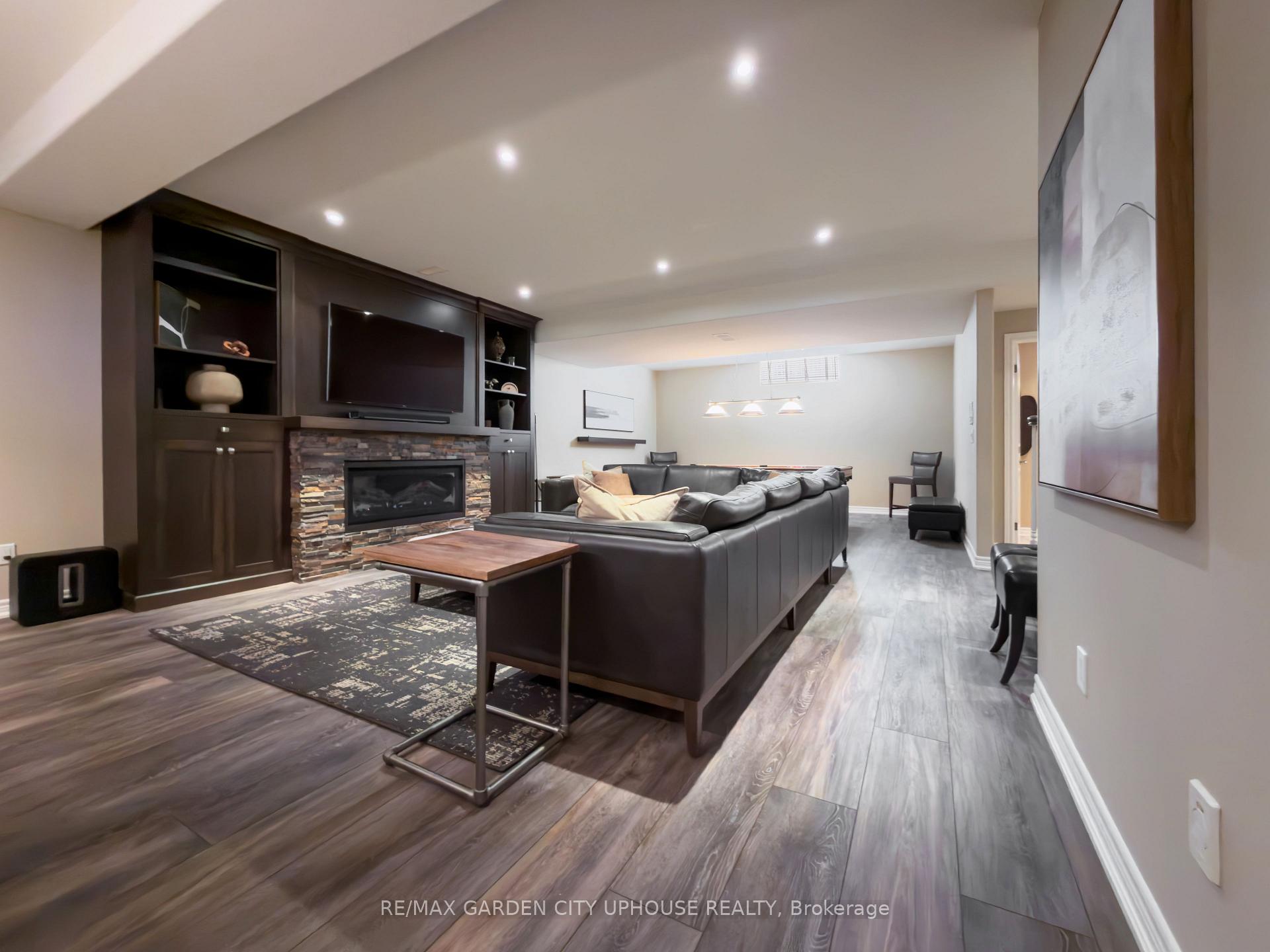 Photo 28 of 45 Oarsman Crescent, St. Catharines, Martindale Pond — HOMEH