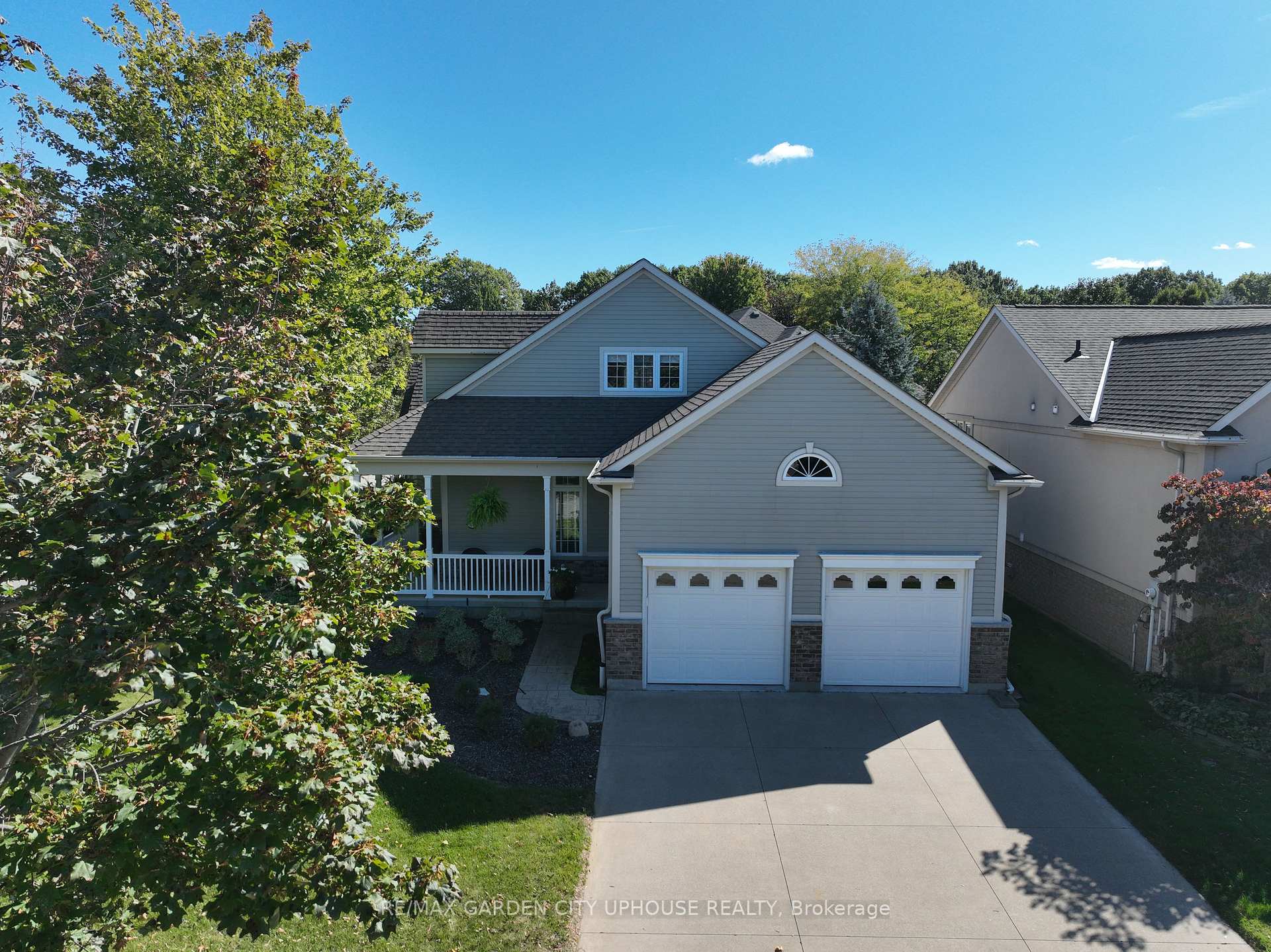Photo 37 of 45 Oarsman Crescent, St. Catharines, Martindale Pond — HOMEH