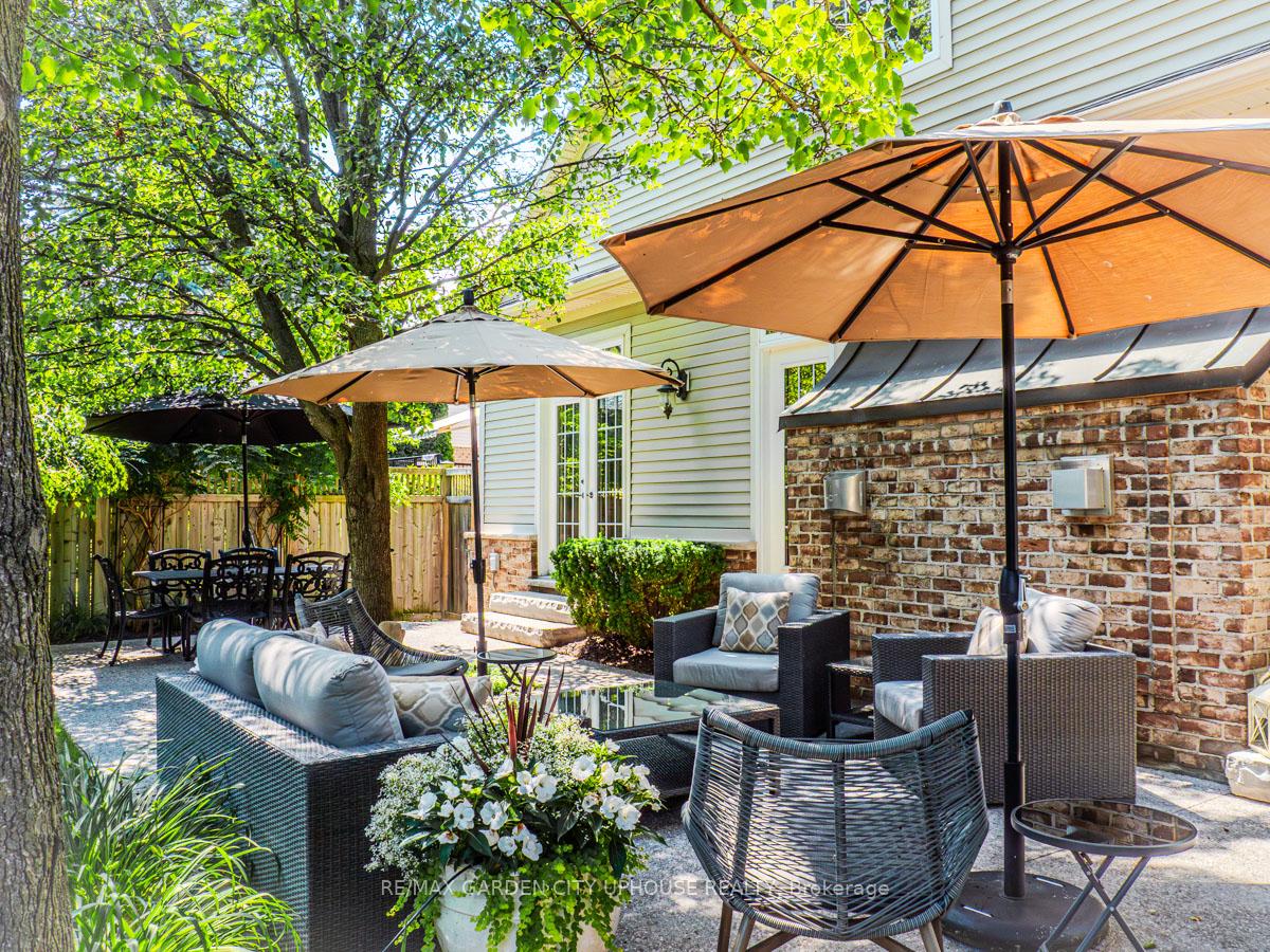 Photo 43 of 45 Oarsman Crescent, St. Catharines, Martindale Pond — HOMEH