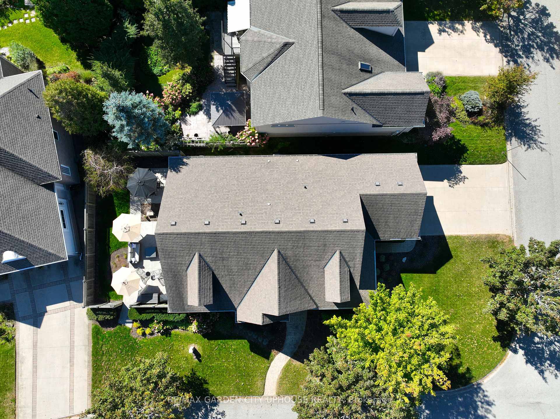 Photo 47 of 45 Oarsman Crescent, St. Catharines, Martindale Pond — HOMEH
