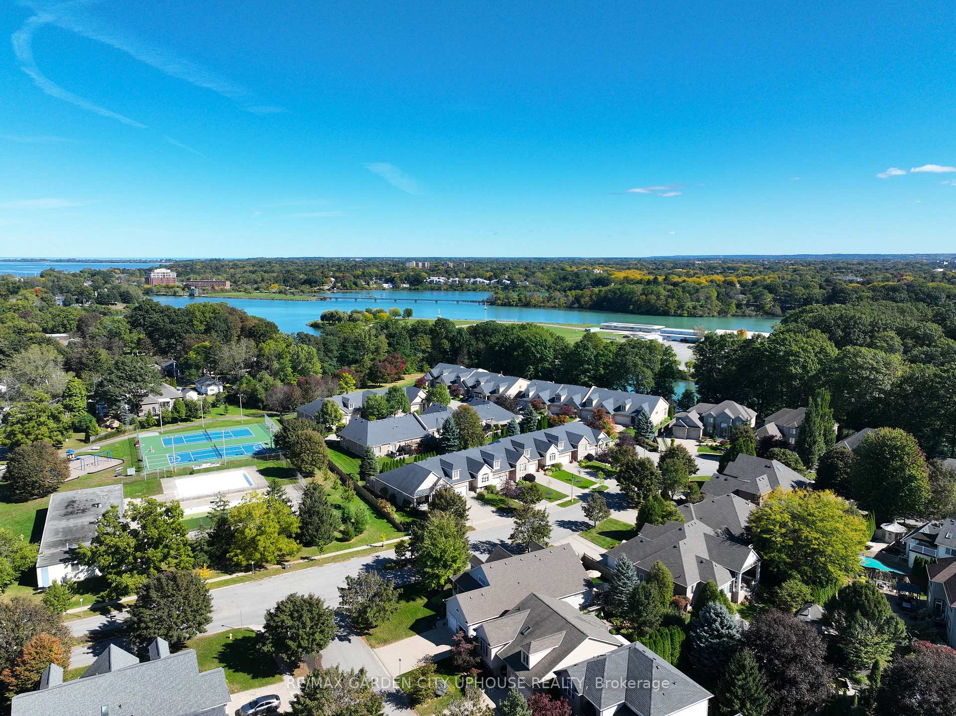 Photo 50 of 45 Oarsman Crescent, St. Catharines, Martindale Pond — HOMEH