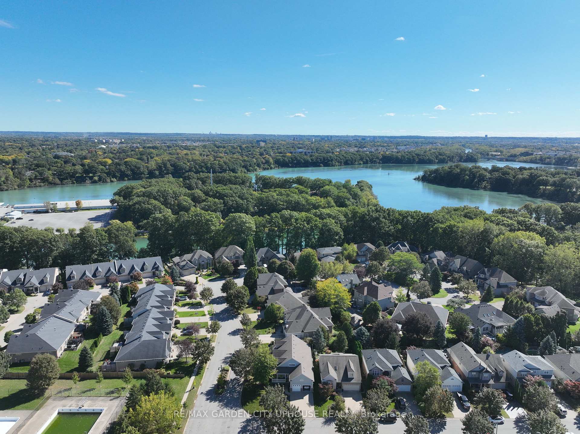 Photo 52 of 45 Oarsman Crescent, St. Catharines, Martindale Pond — HOMEH