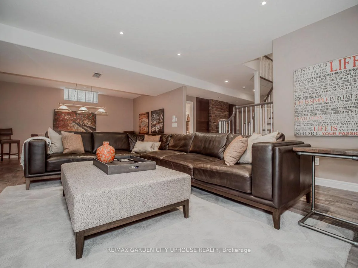 Photo 31 of 45 Oarsman Crescent, St. Catharines, Martindale Pond — HOMEH