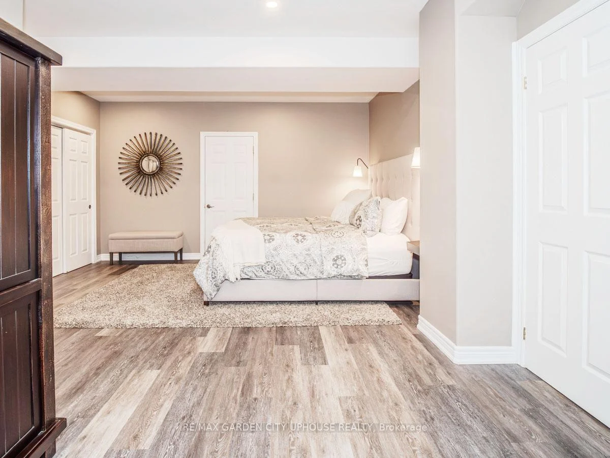 Photo 34 of 45 Oarsman Crescent, St. Catharines, Martindale Pond — HOMEH