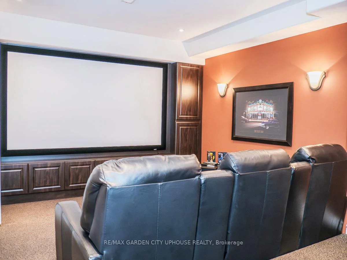 Photo 39 of 45 Oarsman Crescent, St. Catharines, Martindale Pond — HOMEH