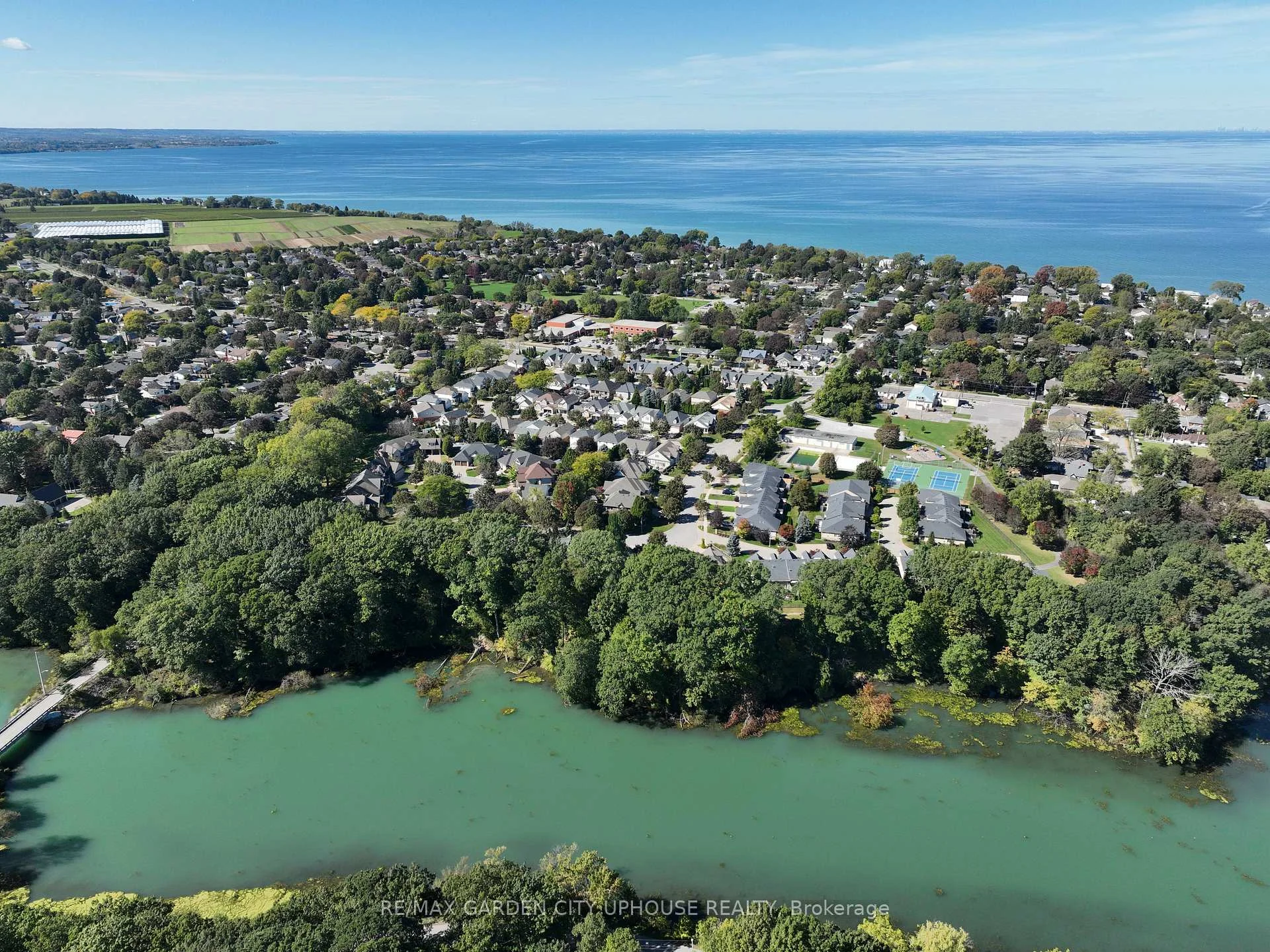 Photo 51 of 45 Oarsman Crescent, St. Catharines, Martindale Pond — HOMEH
