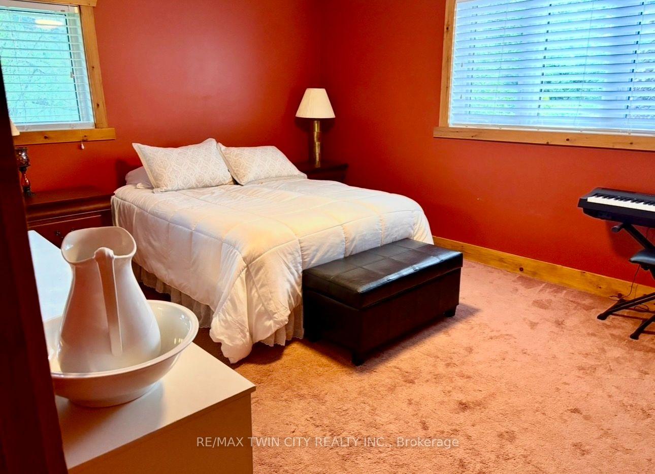 Photo 12 of 136 Carmichael Crescent, Blue Mountains — HOMEH
