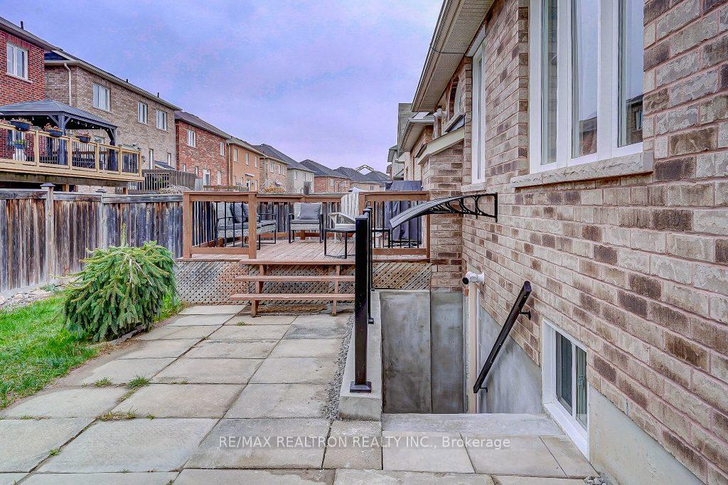 Photo 3 of Unit Bsmnt, 41 Oswell Drive, Ajax, Northeast Ajax — HOMEH