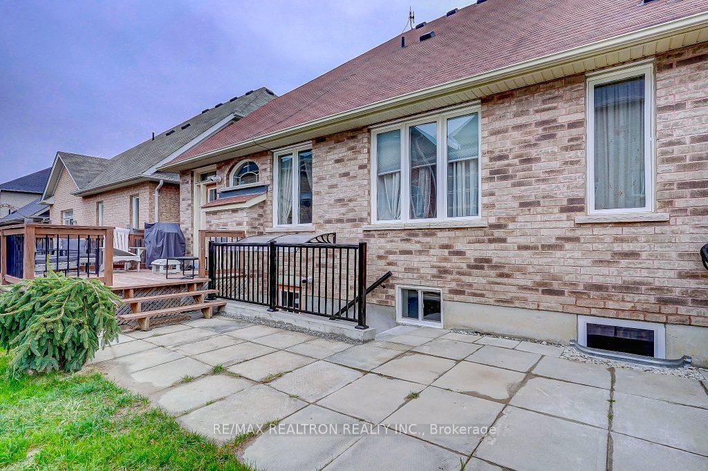 Photo 5 of Unit Bsmnt, 41 Oswell Drive, Ajax, Northeast Ajax — HOMEH