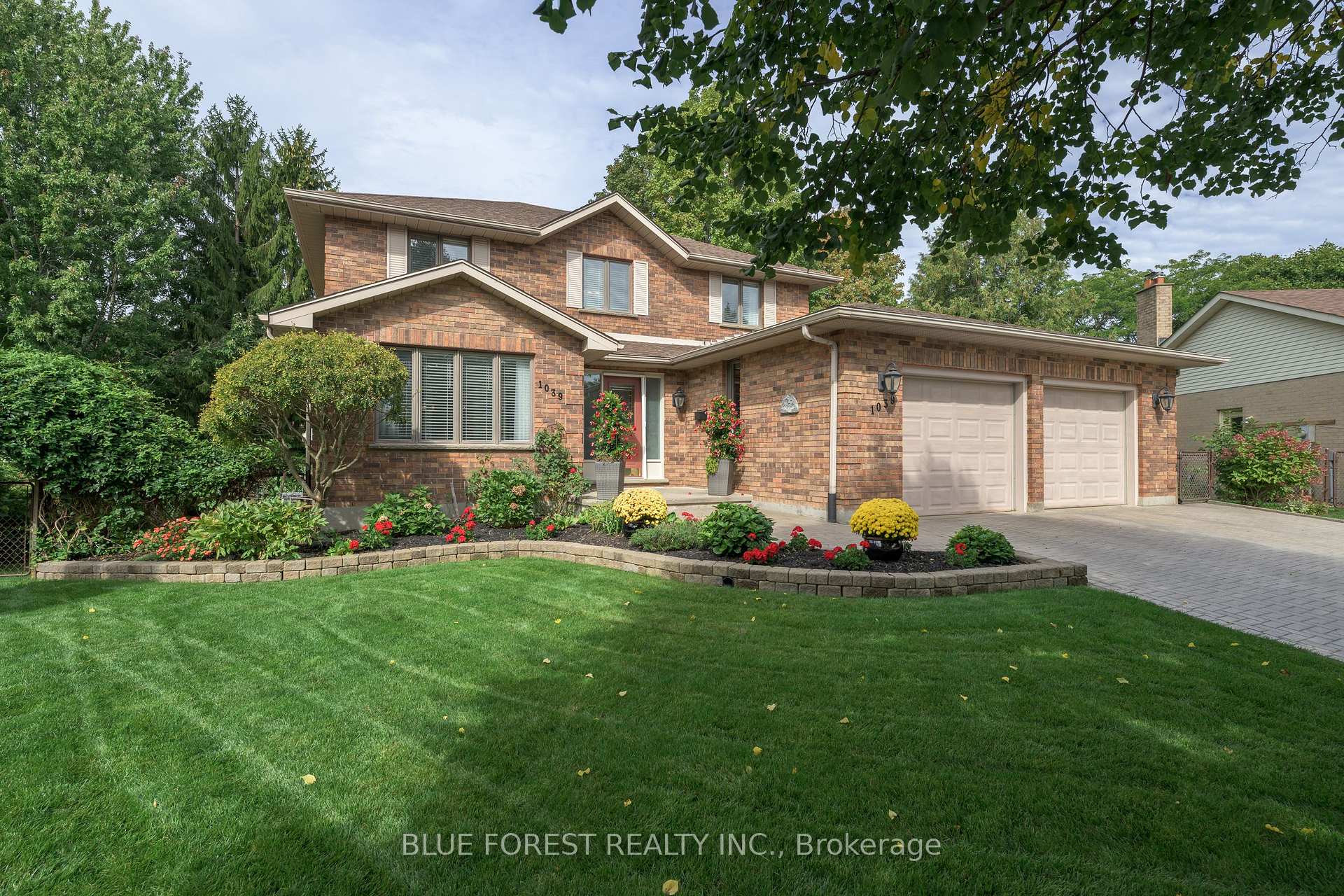 Photo of 1039 Country Club Court