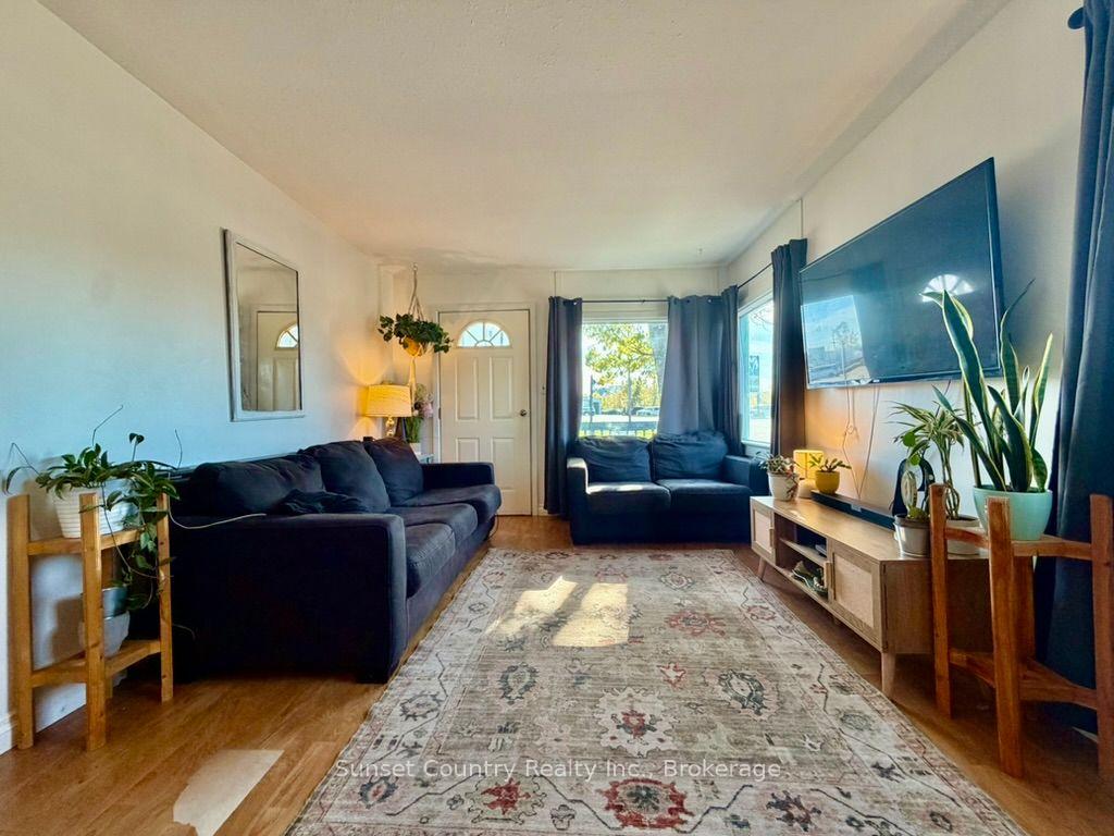 Photo 2 of 169 Florence Street, Dryden, Hillcrest — HOMEH