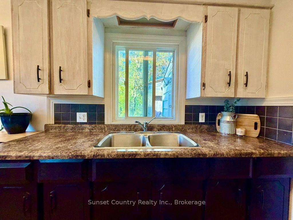 Photo 6 of 169 Florence Street, Dryden, Hillcrest — HOMEH