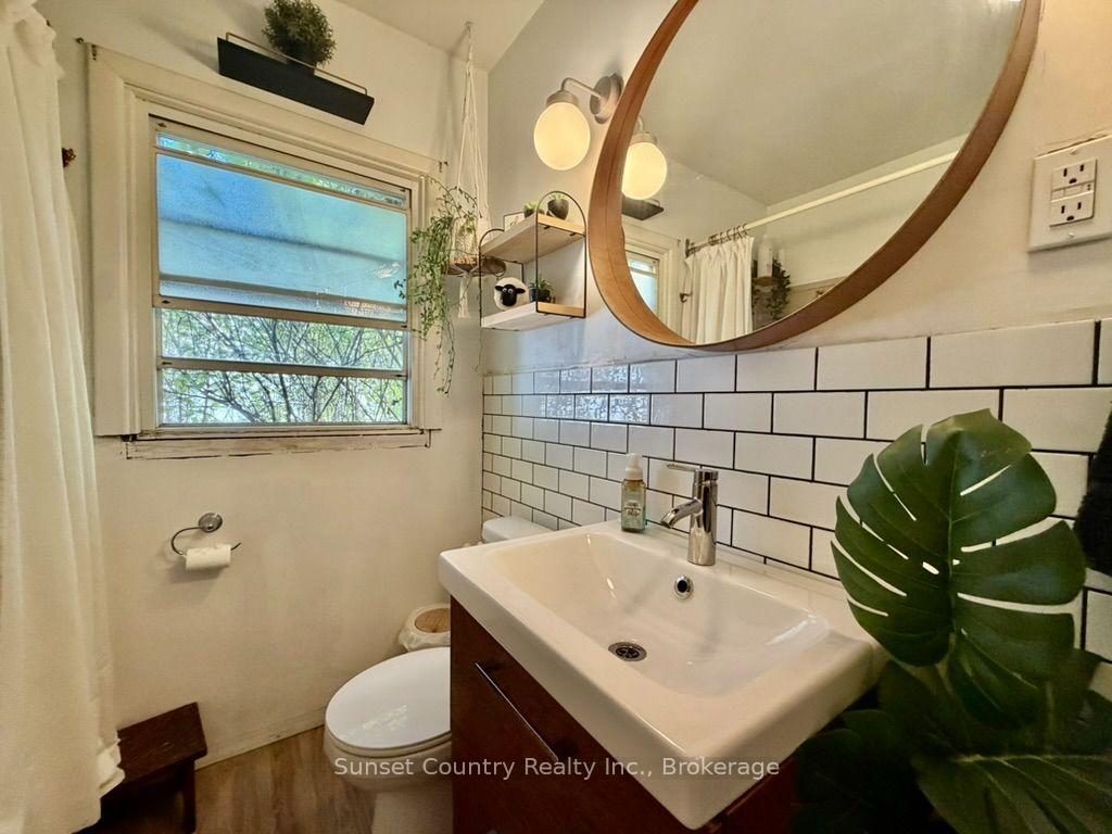 Photo 12 of 169 Florence Street, Dryden, Hillcrest — HOMEH