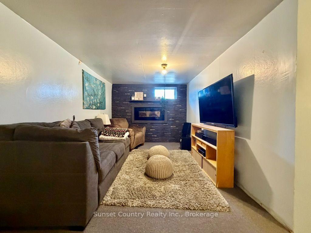 Photo 14 of 169 Florence Street, Dryden, Hillcrest — HOMEH