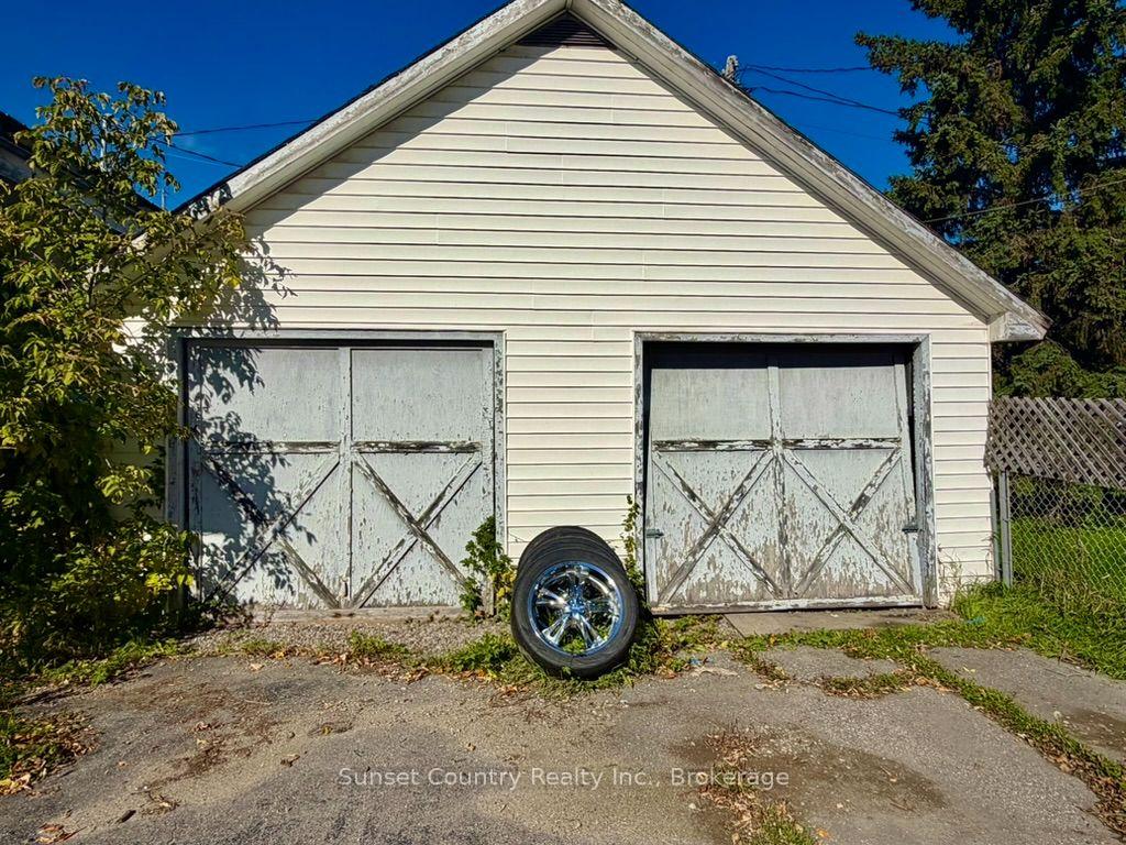 Photo 24 of 169 Florence Street, Dryden, Hillcrest — HOMEH