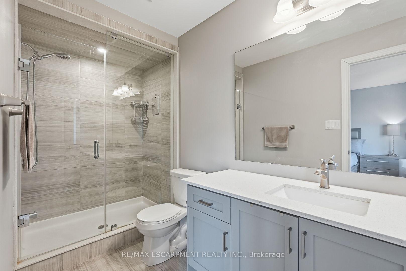 Photo 33 of 77 Borers Creek Circle, Hamilton, Waterdown — HOMEH