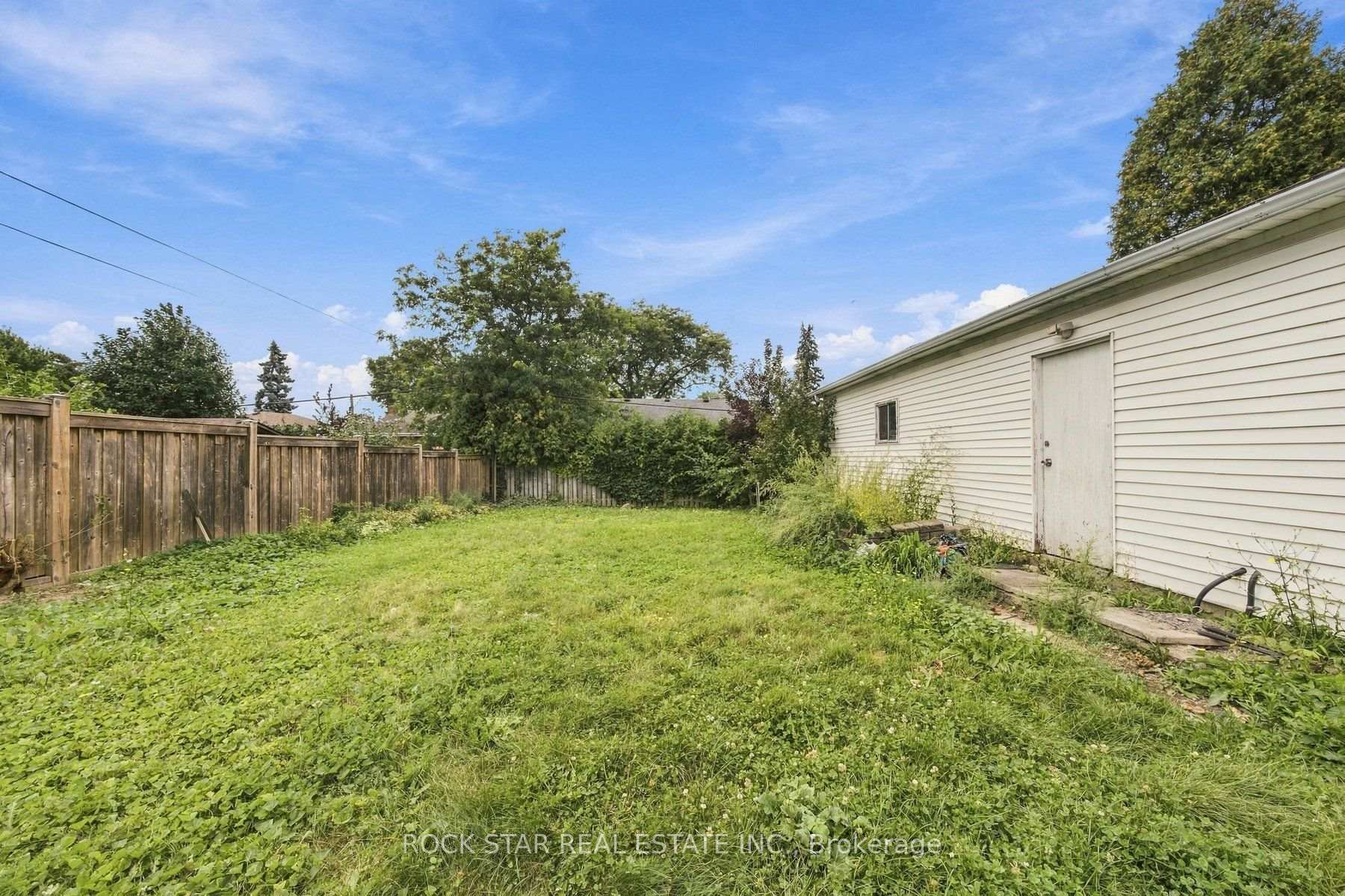 Photo 17 of Unit LOWER, 1052 Fennell Avenue E, Hamilton, Hampton Heights — HOMEH