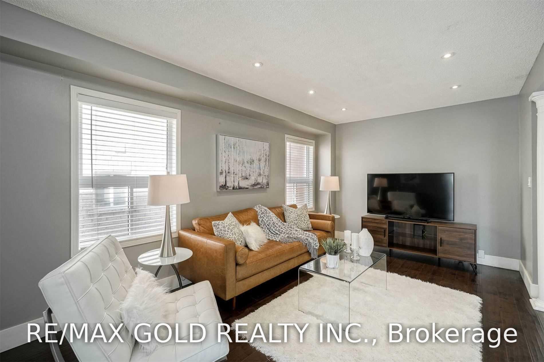 Photo 4 of 9 Blue Lake Avenue, Brampton, Fletcher's Meadow — HOMEH