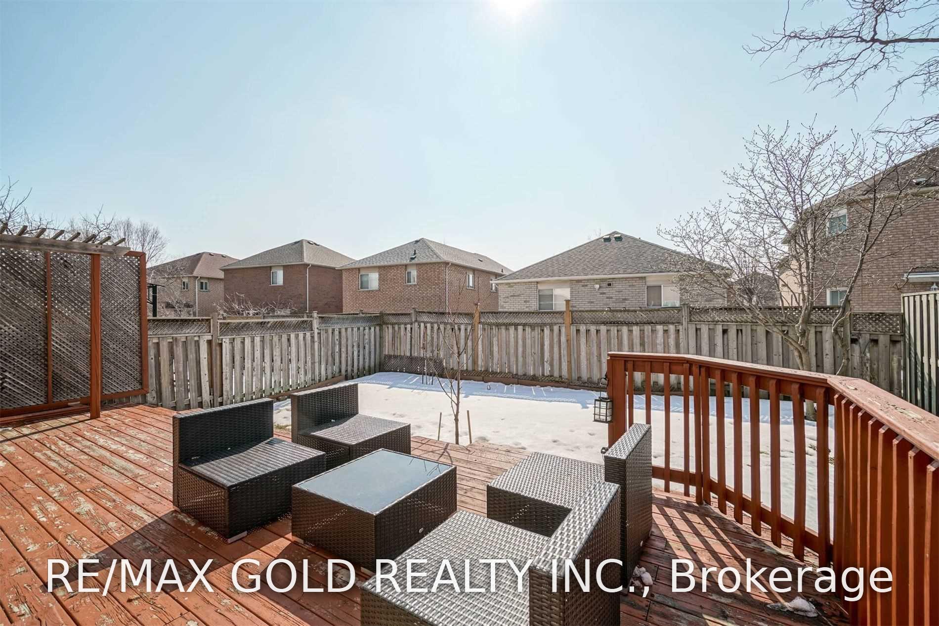 Photo 32 of 9 Blue Lake Avenue, Brampton, Fletcher's Meadow — HOMEH