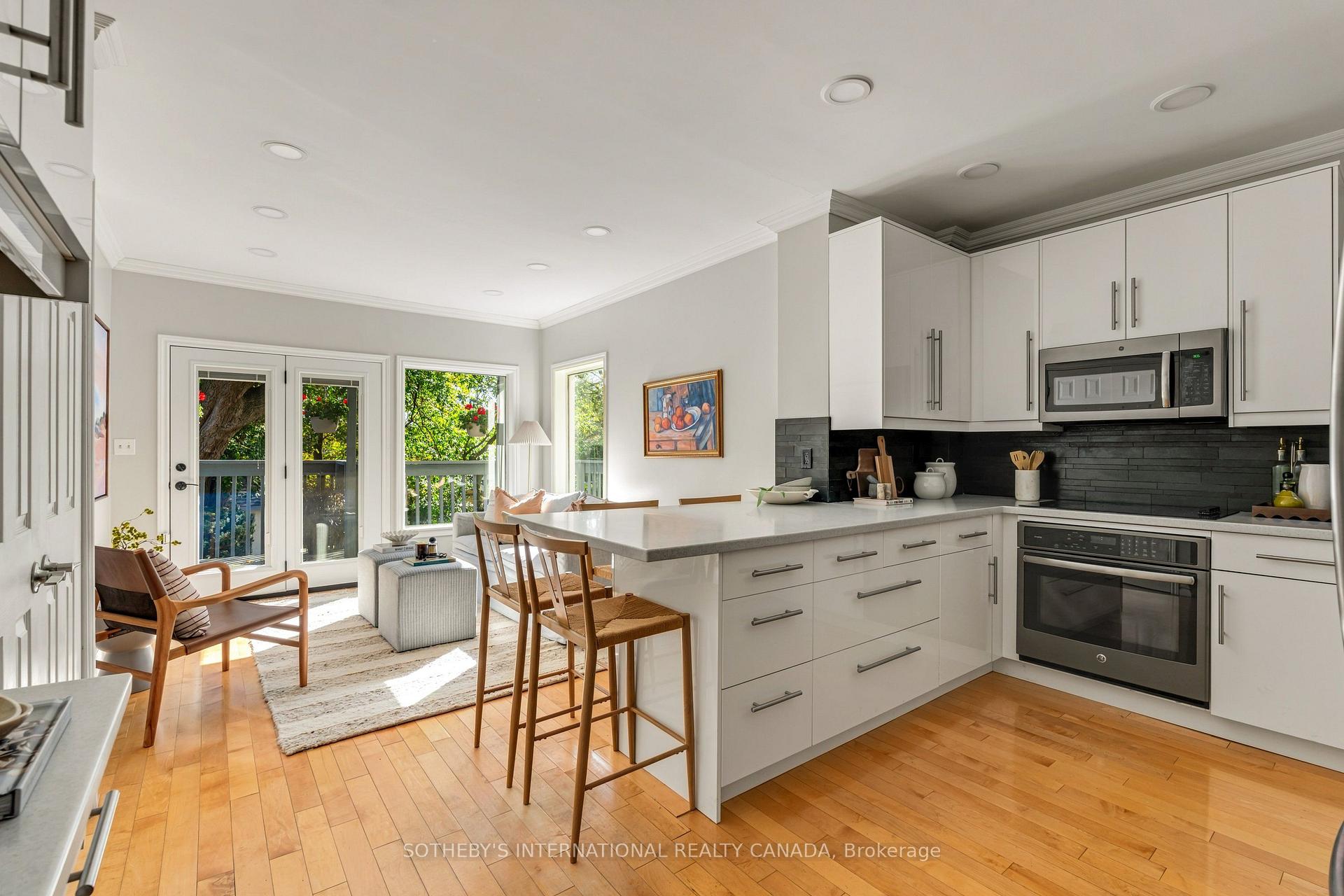 Photo 7 of 143 Castlefield Avenue, Toronto, Yonge-Eglinton — HOMEH