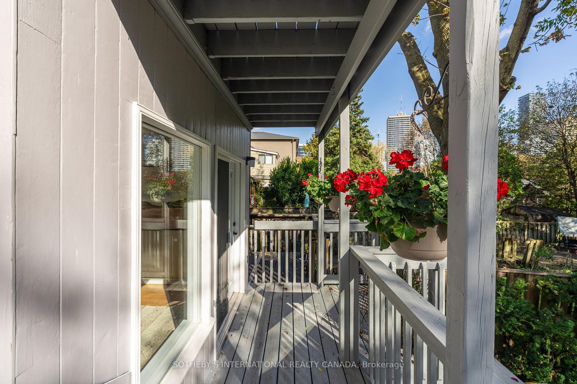Photo 22 of 143 Castlefield Avenue, Toronto, Yonge-Eglinton — HOMEH