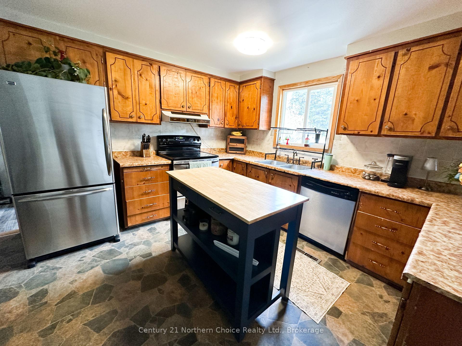 Photo 2 of 64 Nymark Drive, Ear Falls — HOMEH