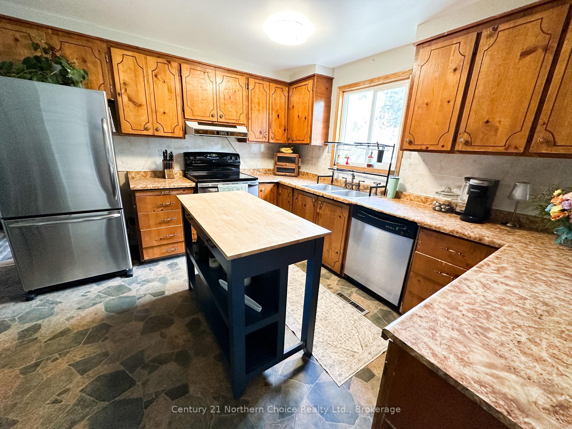 Photo 3 of 64 Nymark Drive, Ear Falls — HOMEH
