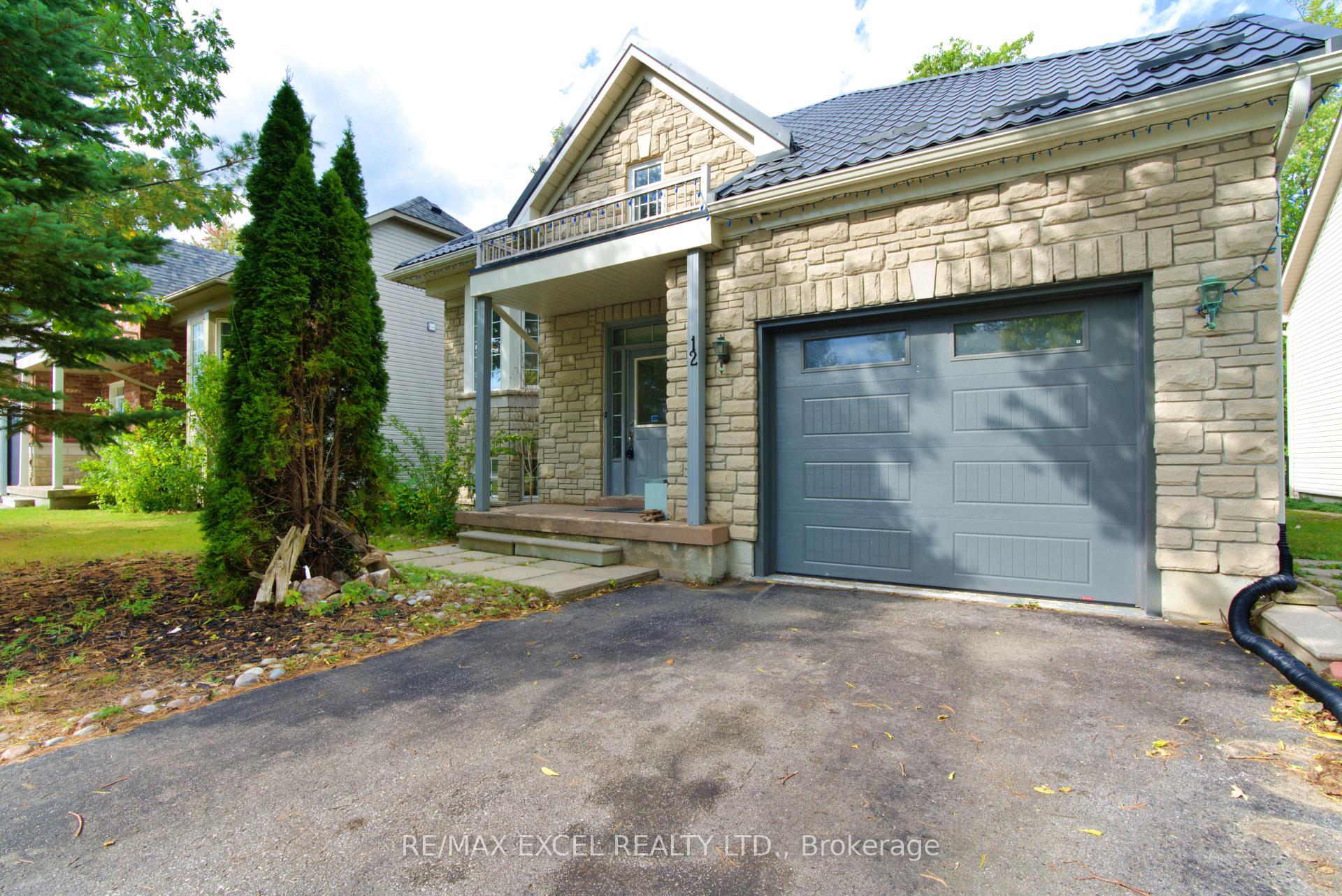 Photo 4 of 12 Cardinal Way, Wasaga Beach — HOMEH