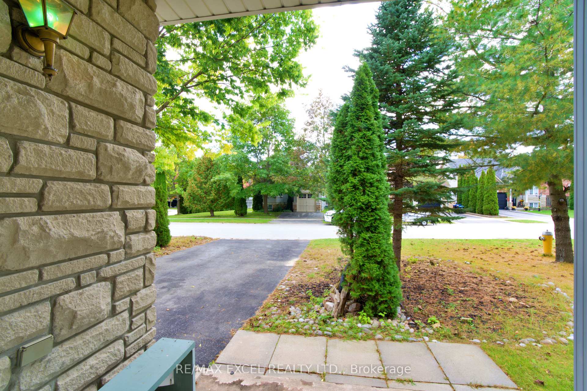 Photo 7 of 12 Cardinal Way, Wasaga Beach — HOMEH