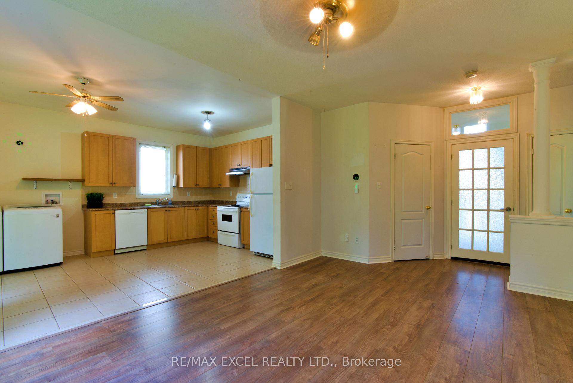 Photo 10 of 12 Cardinal Way, Wasaga Beach — HOMEH