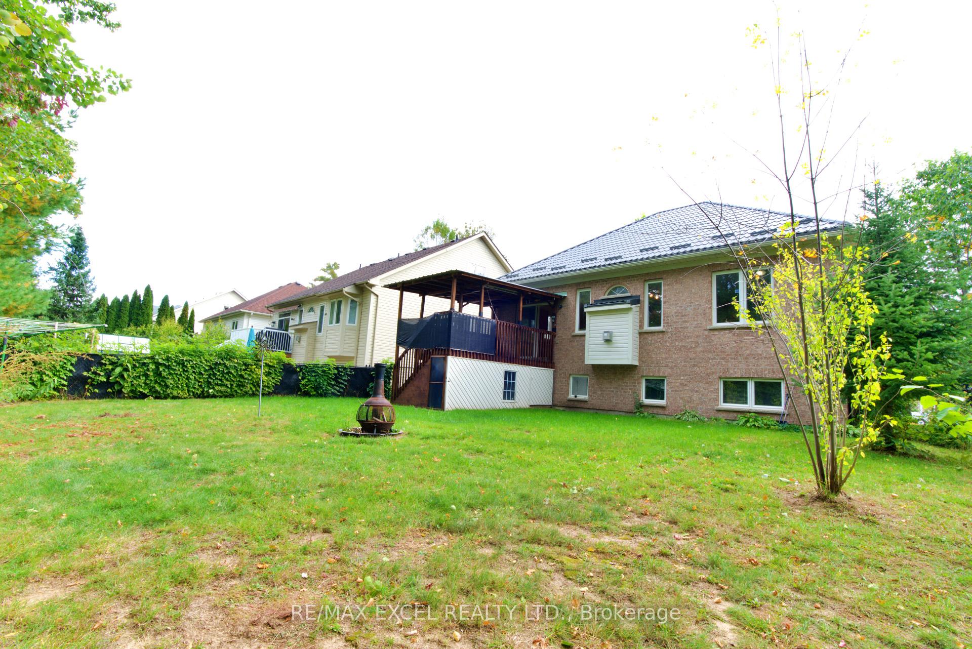 Photo 21 of 12 Cardinal Way, Wasaga Beach — HOMEH