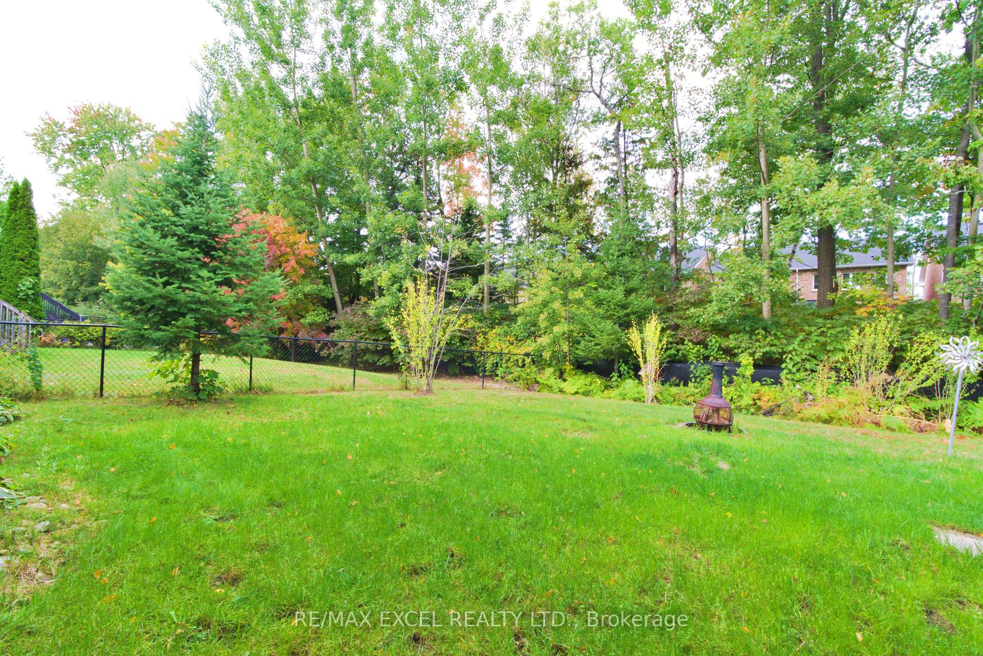 Photo 23 of 12 Cardinal Way, Wasaga Beach — HOMEH