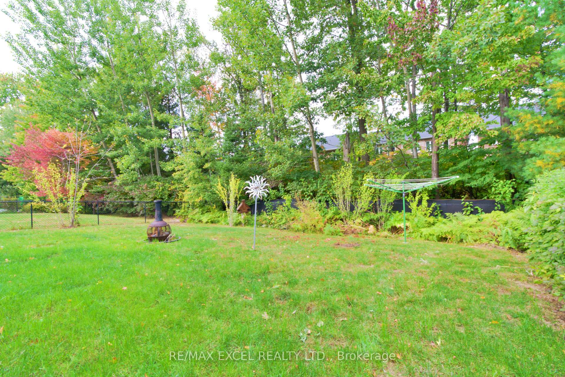 Photo 24 of 12 Cardinal Way, Wasaga Beach — HOMEH