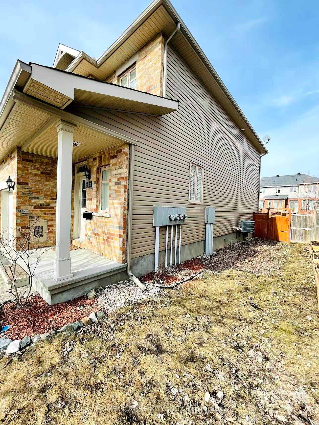 Photo 2 of 245 Badgeley Circle, Ottawa, Kanata - Kanata Lakes/Heritage Hills — HOMEH
