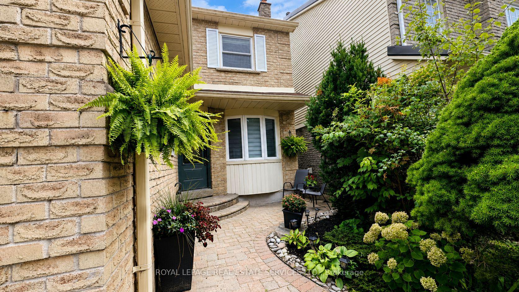 Photo 2 of 49 Lowder Place, Whitby, Blue Grass Meadows — HOMEH