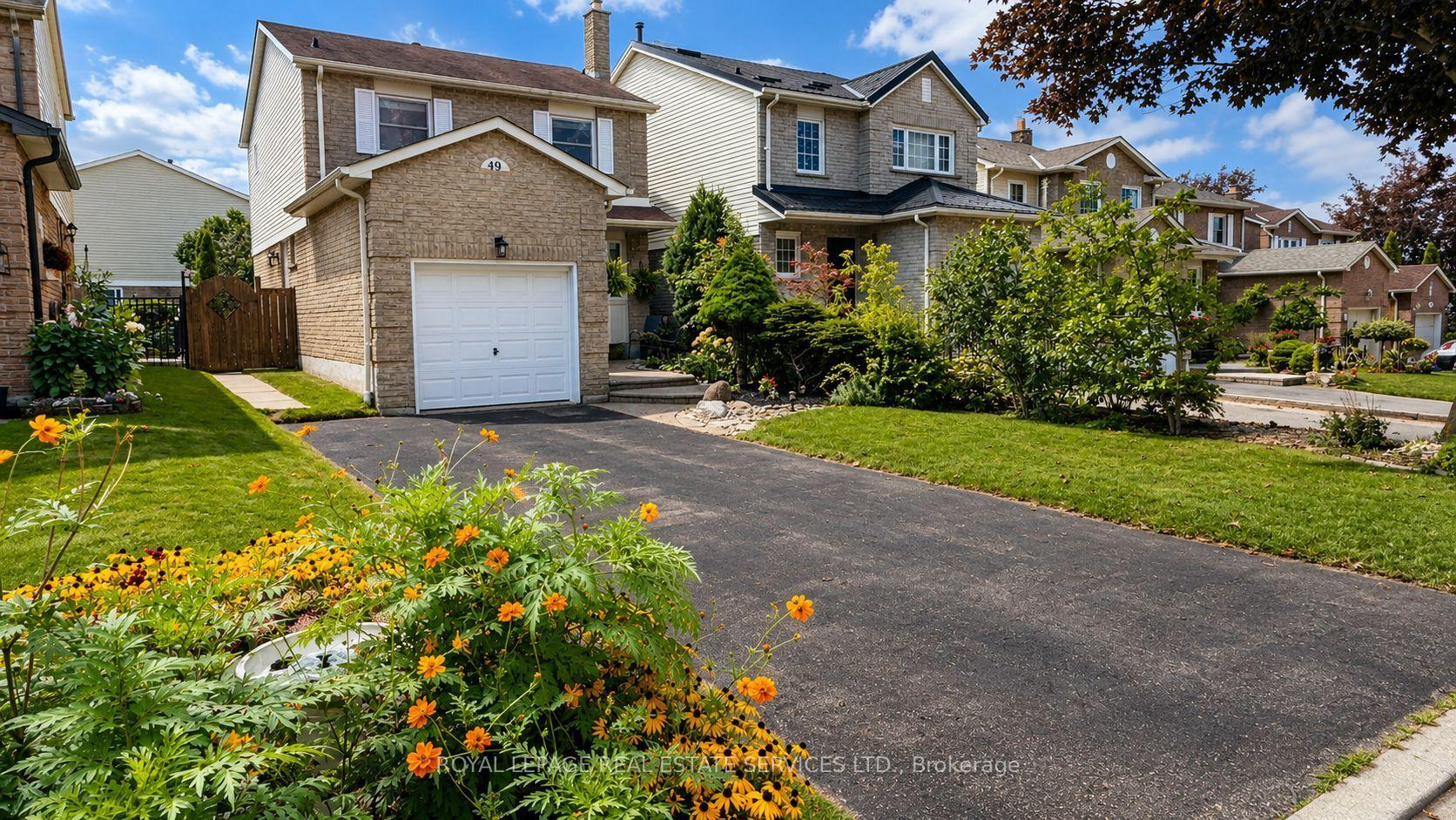 Photo 3 of 49 Lowder Place, Whitby, Blue Grass Meadows — HOMEH