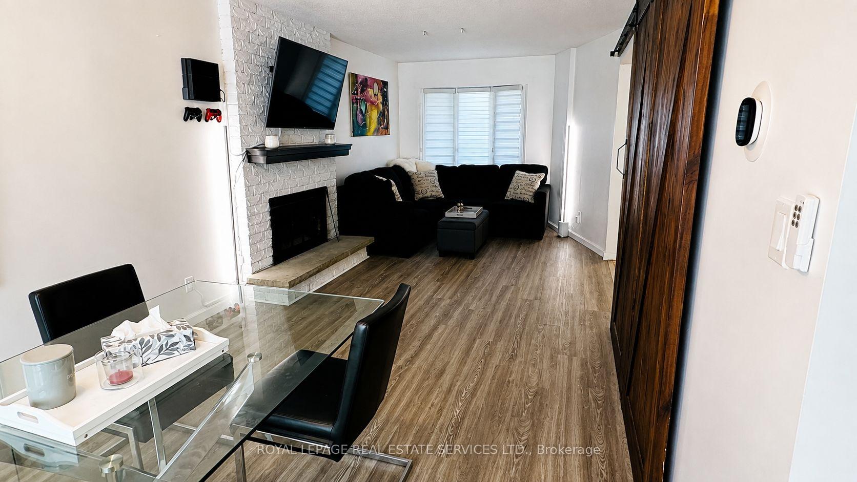 Photo 5 of 49 Lowder Place, Whitby, Blue Grass Meadows — HOMEH