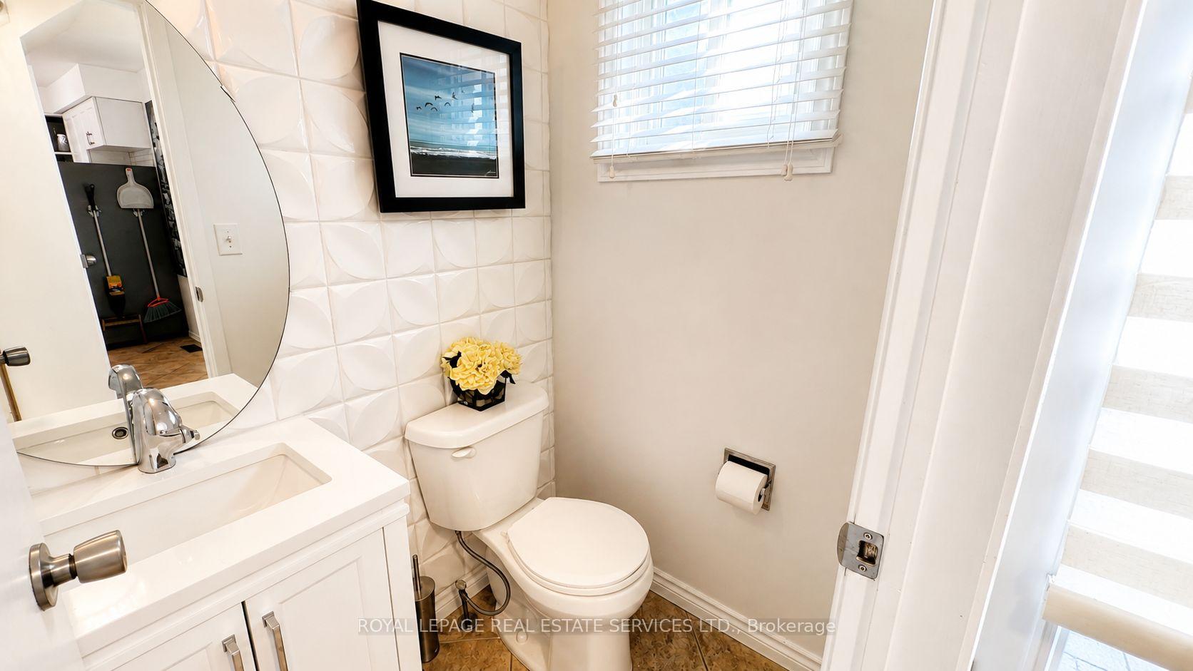 Photo 9 of 49 Lowder Place, Whitby, Blue Grass Meadows — HOMEH