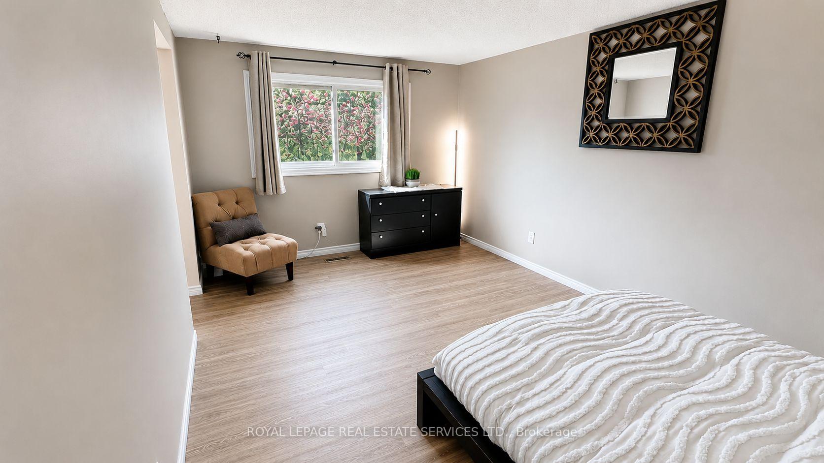 Photo 13 of 49 Lowder Place, Whitby, Blue Grass Meadows — HOMEH